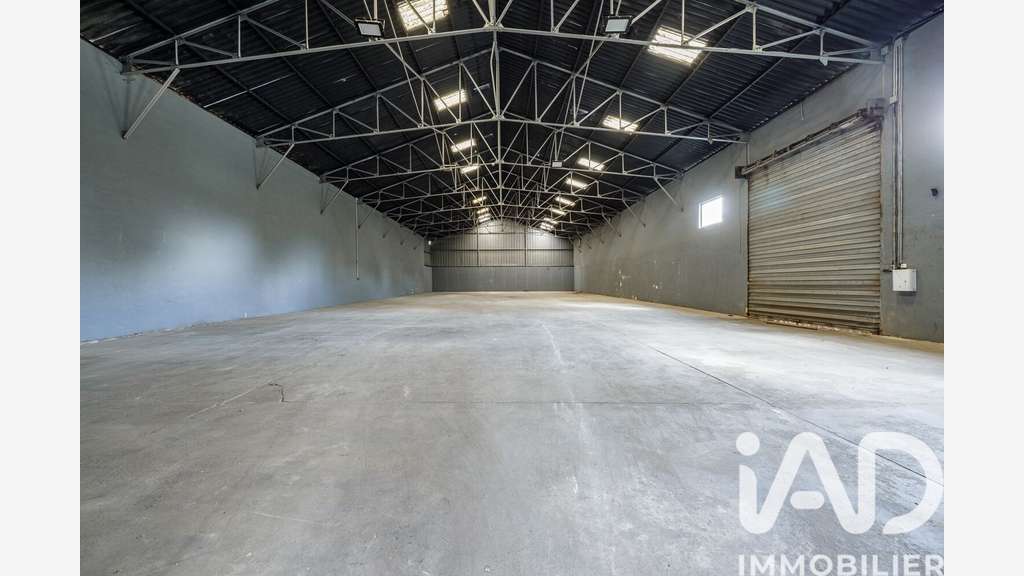 Vente local d’activités rénové 2691m² à Naizin