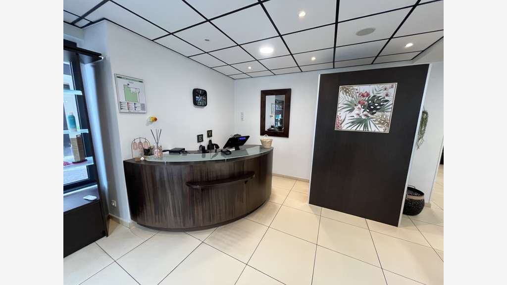 Local commercial de 69m² à vendre à Fécamp centre