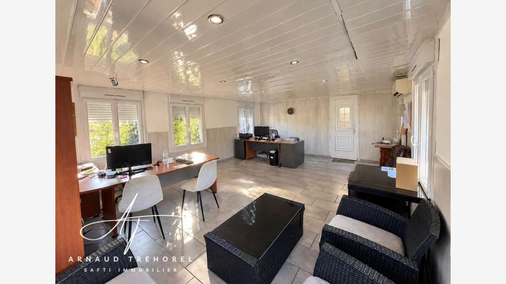 Ensemble immobilier professionnel