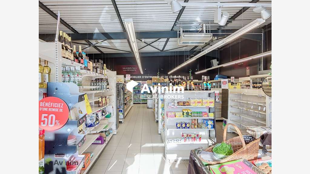 Vente local commercial 300m² à Fontaine-Française