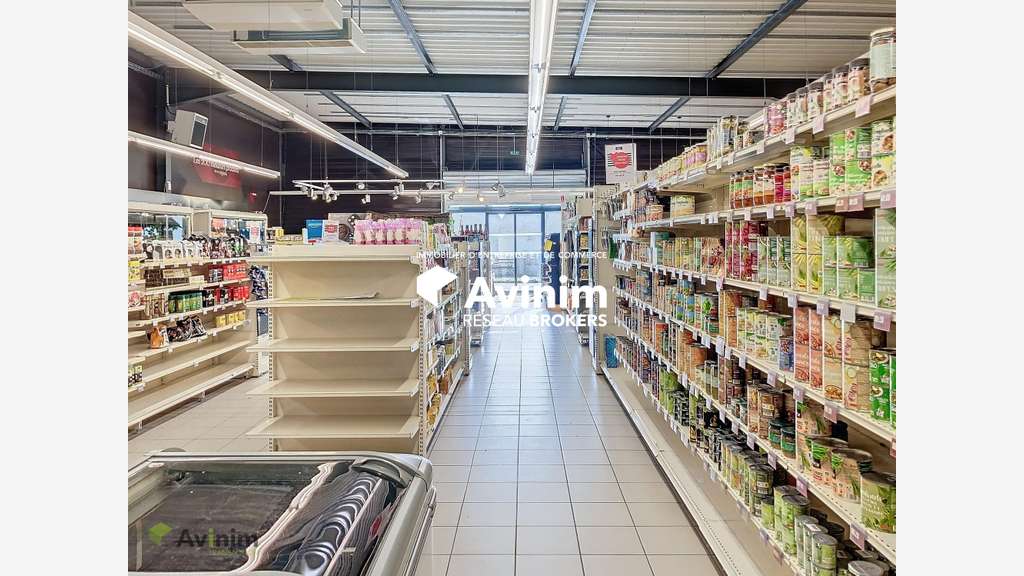 Vente local commercial 300m² à Fontaine-Française