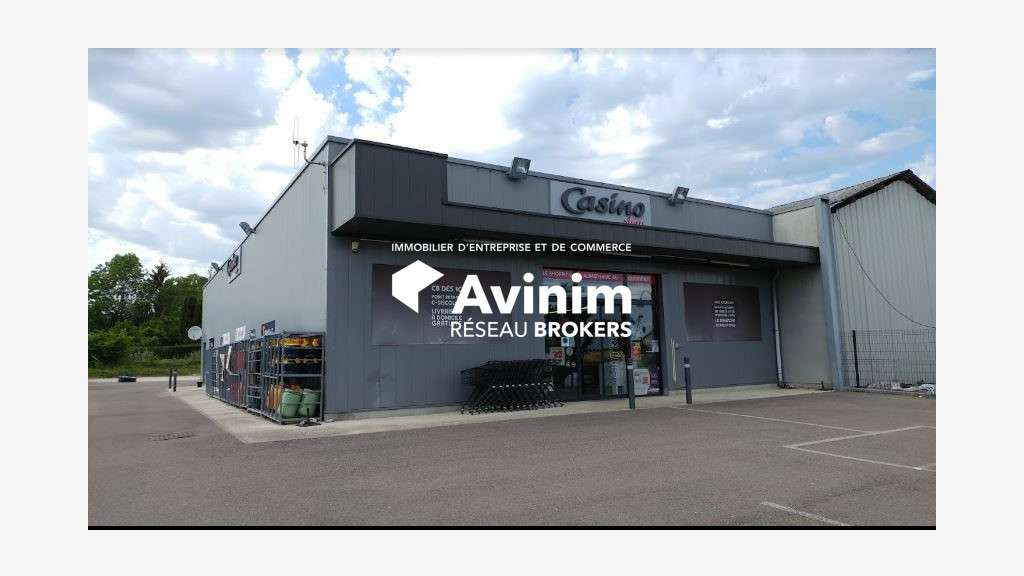 Vente local commercial 300m² à Fontaine-Française