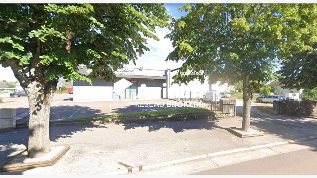 Vente local commercial 300m² à Fontaine-Française
