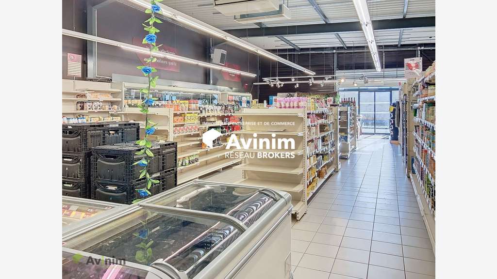 Vente local commercial 300m² à Fontaine-Française