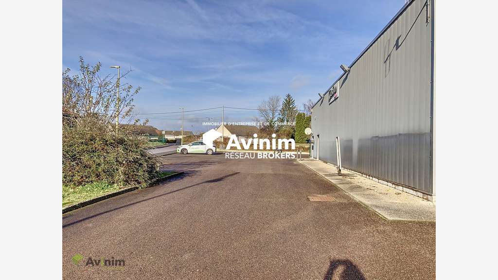 Vente local commercial 300m² à Fontaine-Française
