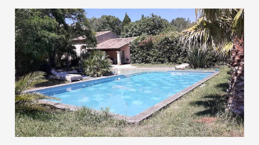 Vente propriété équestre avec gîtes à Fontvieille