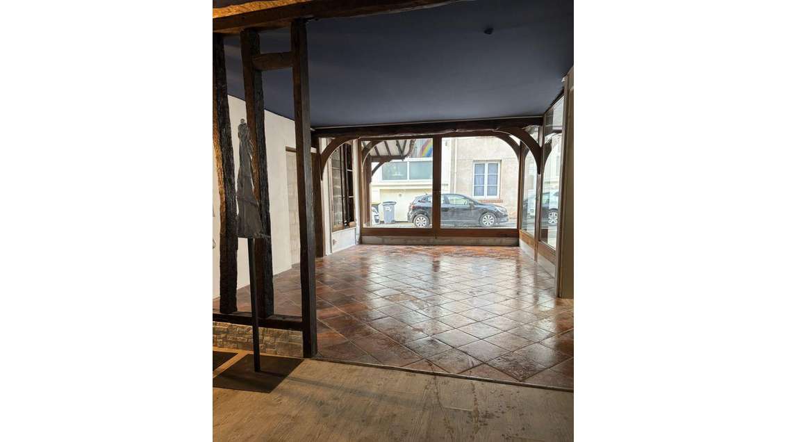 Vente murs commerciaux de caractère 255m² à Forges