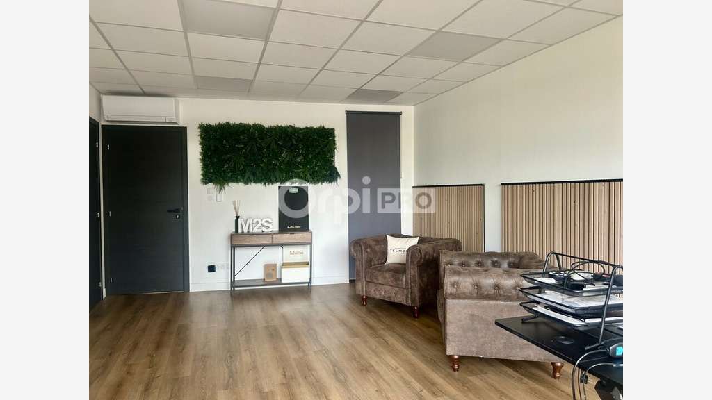 FRANCHEVILLE - LOCAL COMMERCIAL à vendre