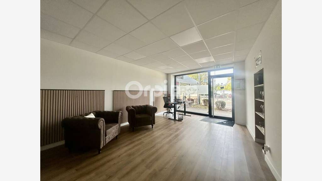 FRANCHEVILLE - LOCAL COMMERCIAL à vendre