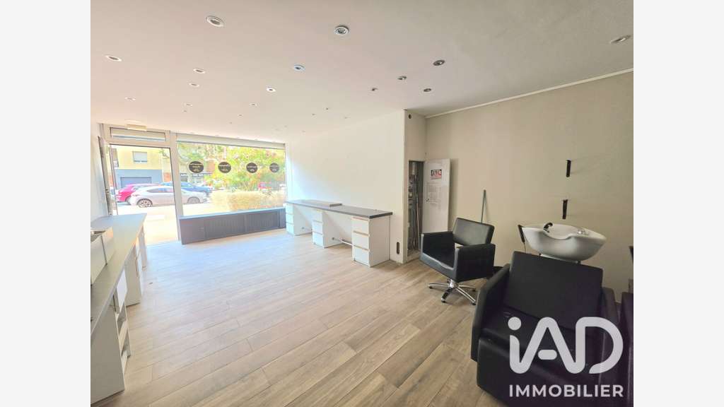 Vente local commercial de 36m² à Fréjus plage
