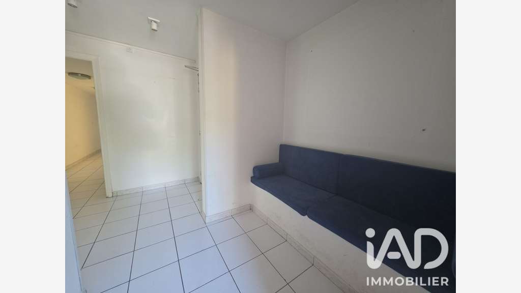 Vente local professionnel de 139m² en RDC à Fréjus