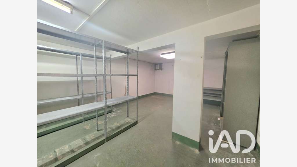 Vente local professionnel de 139m² en RDC à Fréjus