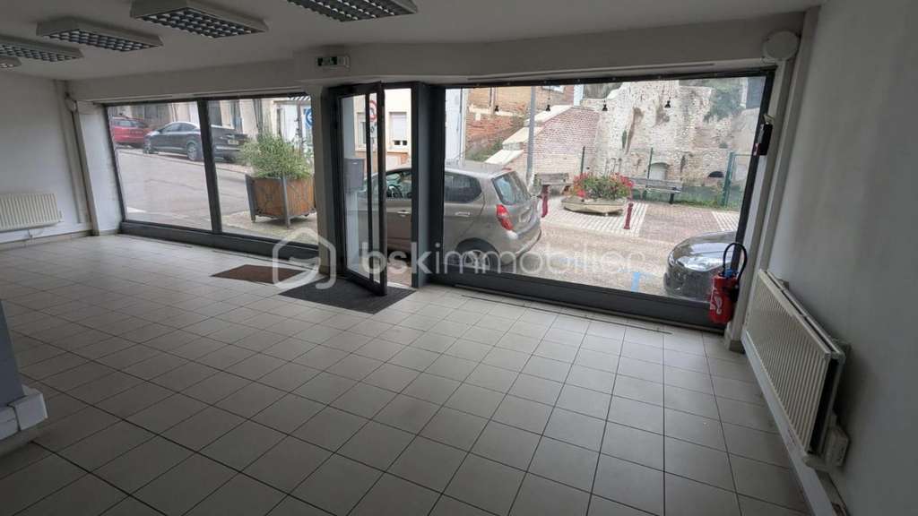 Vente local 60m² proche grand parking à Gaillon