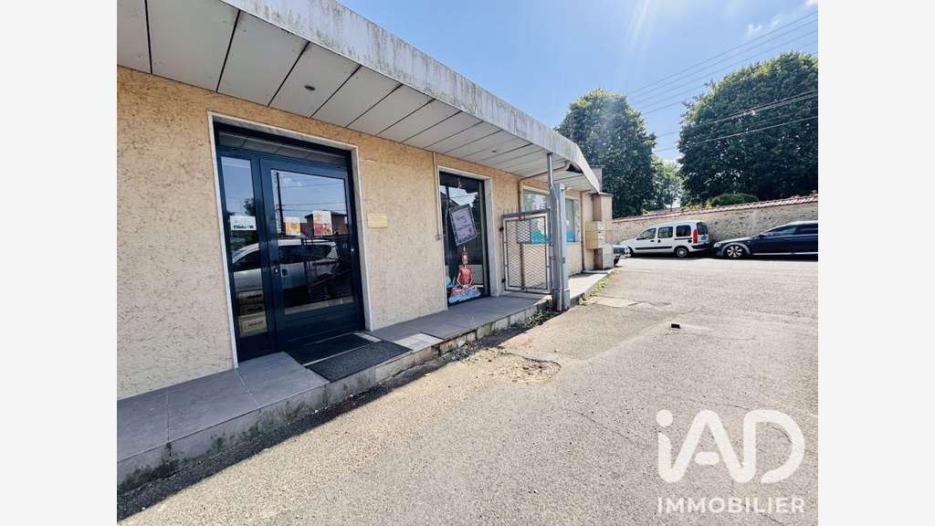 Vente murs commerciaux 60m² à Garancières