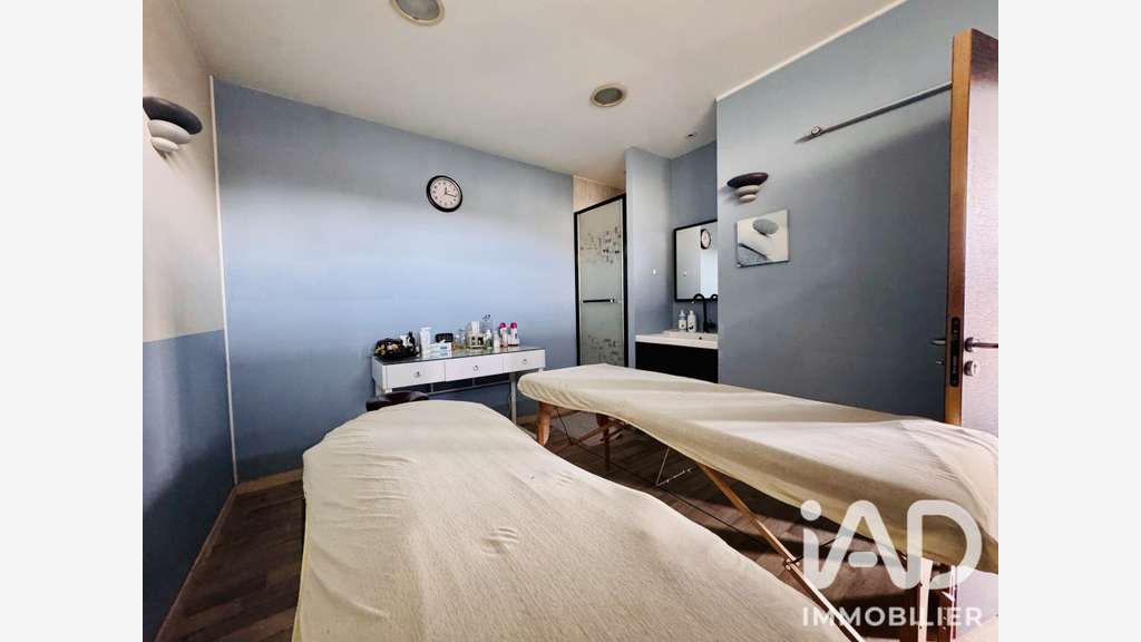 Vente murs commerciaux 60m² à Garancières