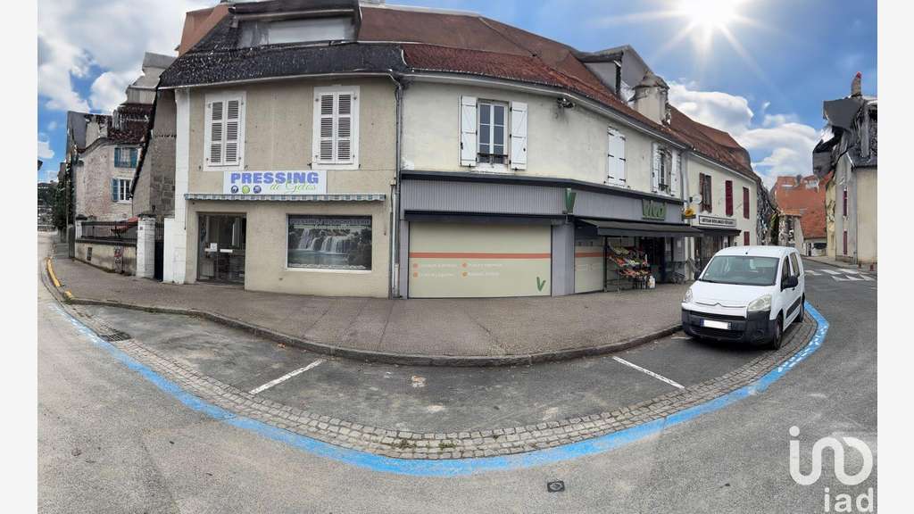 Vente local commercial 50m² à Gelos centre