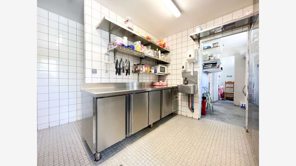 AV propriété chambres d'hôtes restaurant Geneslay