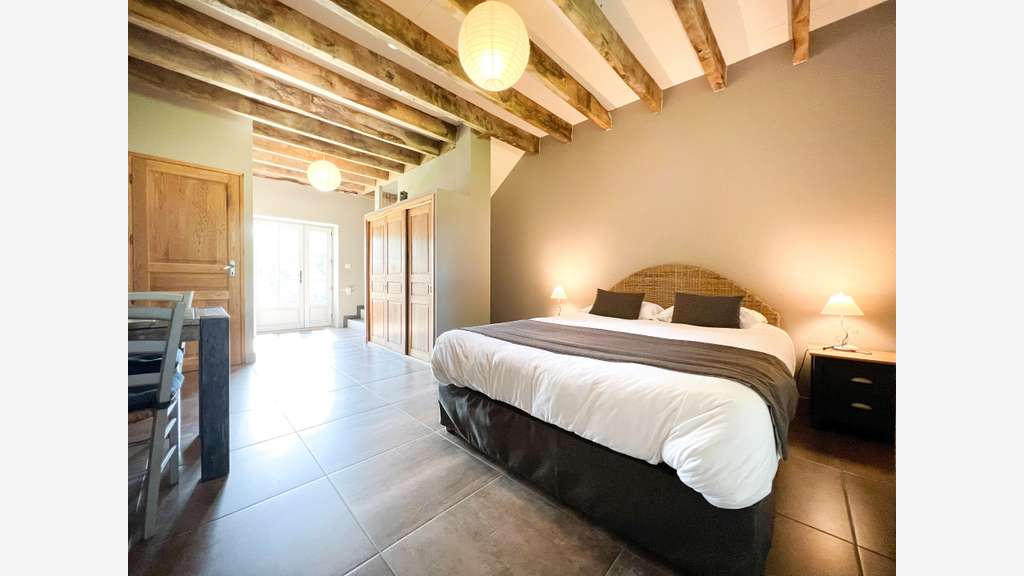 AV propriété chambres d'hôtes restaurant Geneslay