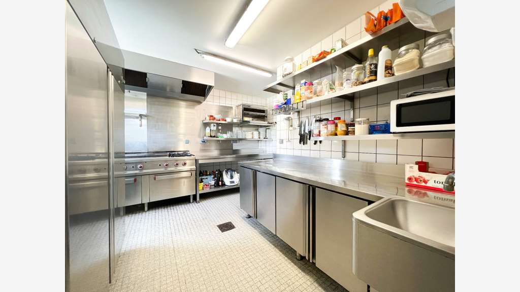 AV propriété chambres d'hôtes restaurant Geneslay