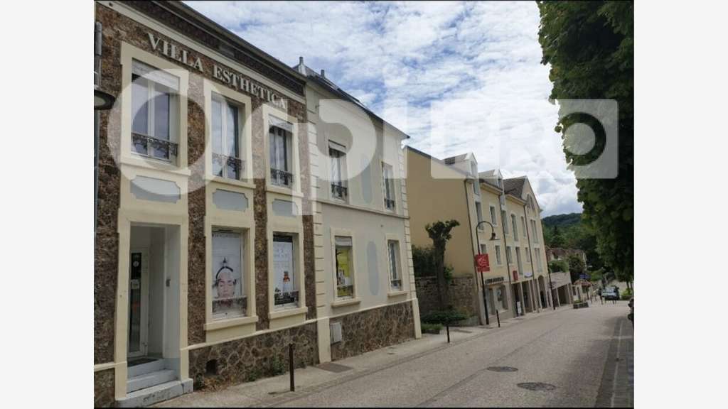 Vente local commercial de 101m² à Gif-sur-Yvette
