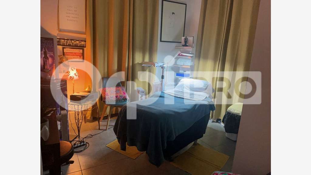 Vente local commercial de 101m² à Gif-sur-Yvette