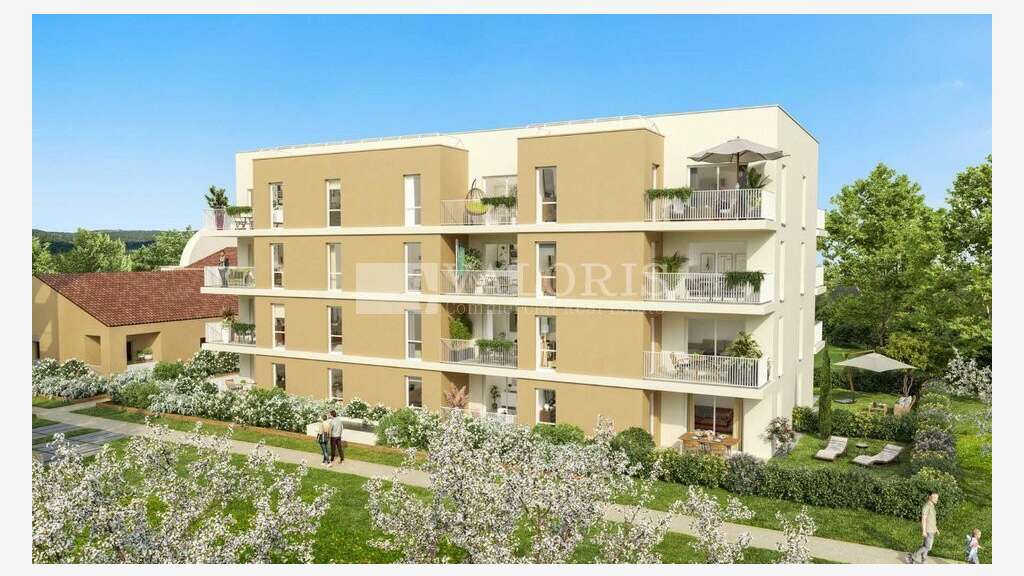 AV locaux commerciaux 670m² axe passant Gleizé 