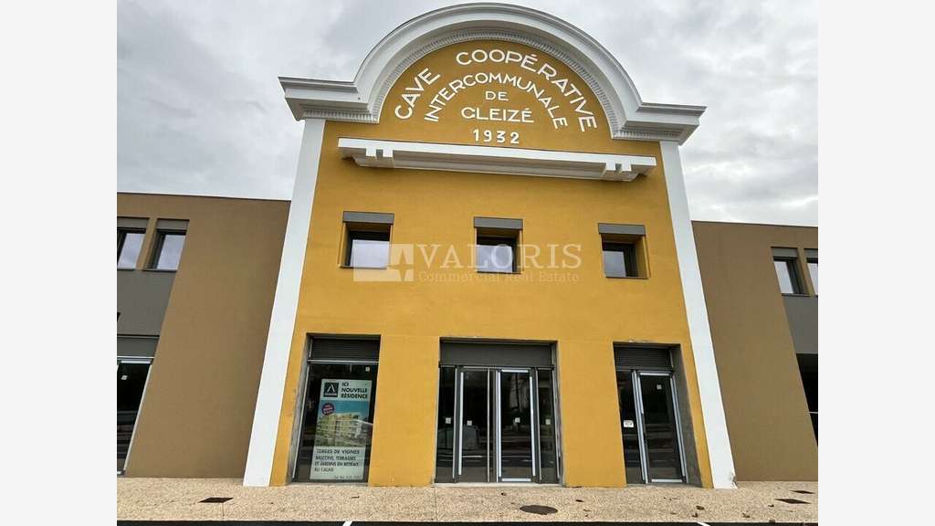 AV locaux commerciaux 670m² axe passant Gleizé 