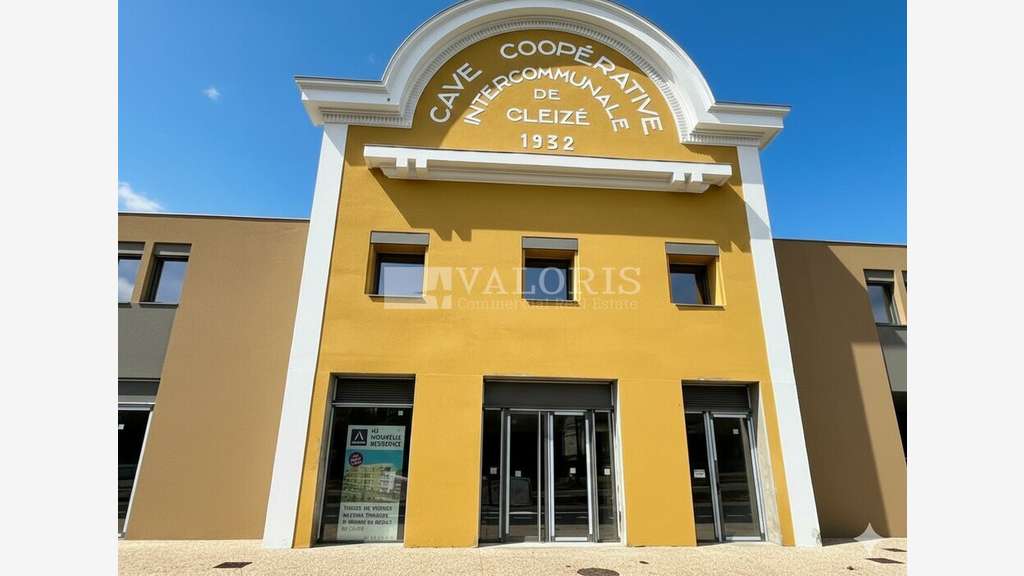 AV locaux commerciaux 670m² axe passant Gleizé 