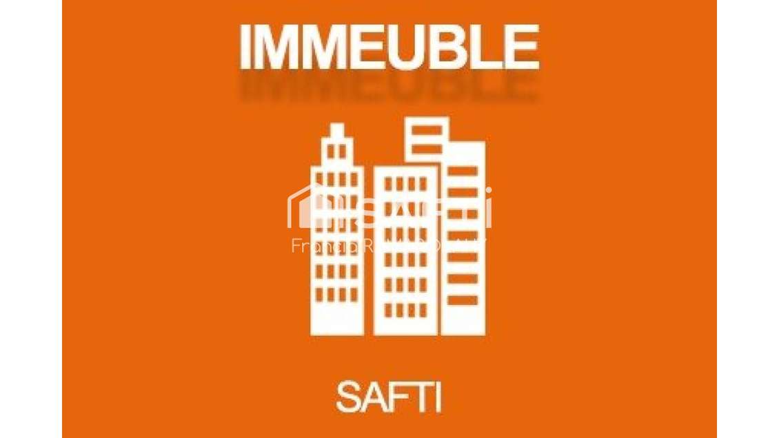 A vendre immeuble en plein centre de Gorron