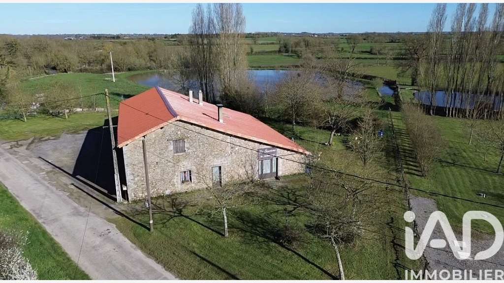 Vente ancien restaurant de 190m² à Gourgé