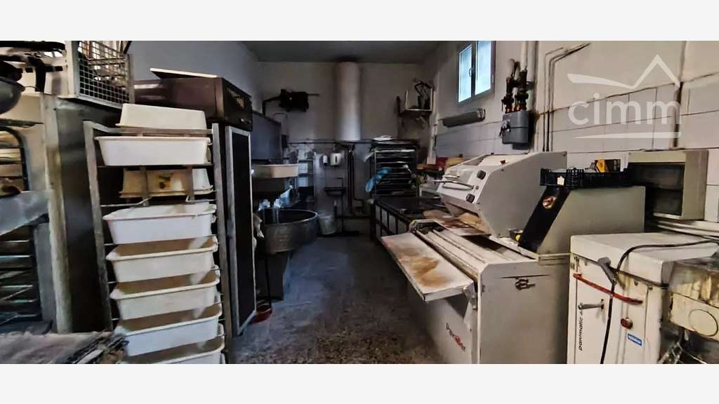 Vente murs local boulangerie 144m² à Grasse