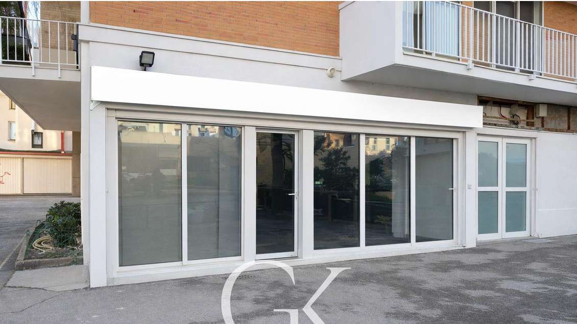 Vente local commercial rénové 58m² Grenoble centre