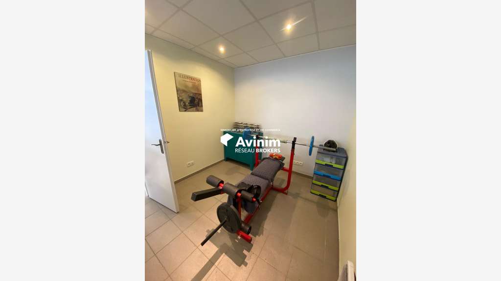 Local professionnel 80m² à Grenoble rue Mozart
