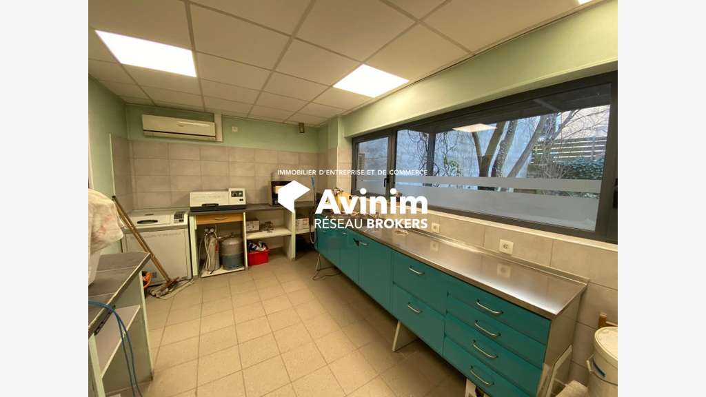 Local professionnel 80m² à Grenoble rue Mozart