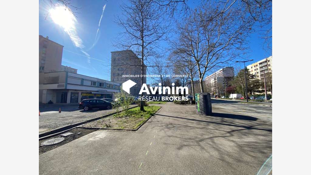Local commercial de 144 m² - Secteur Grenoble Sud 