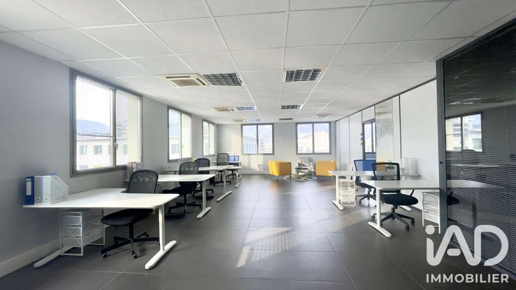 Vente local d'activité 117m² parking à Grenoble