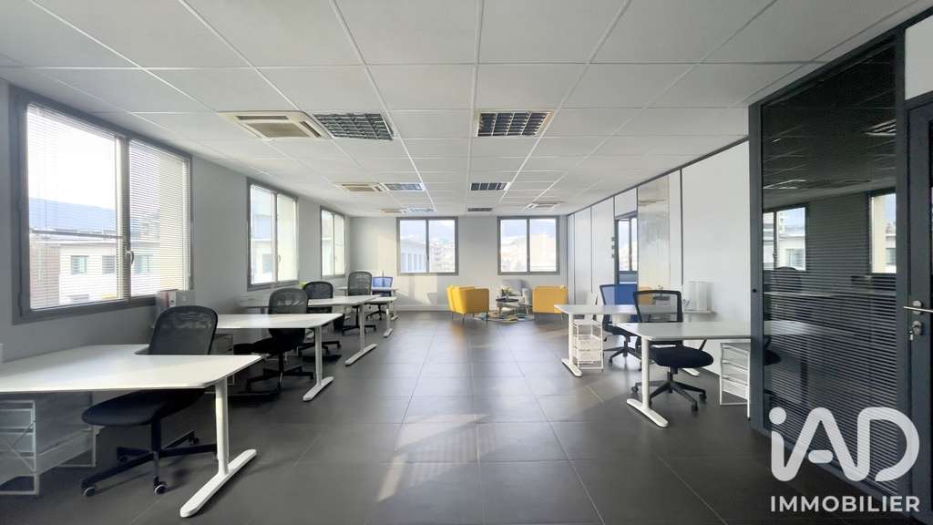 Vente local d'activité 117m² parking à Grenoble
