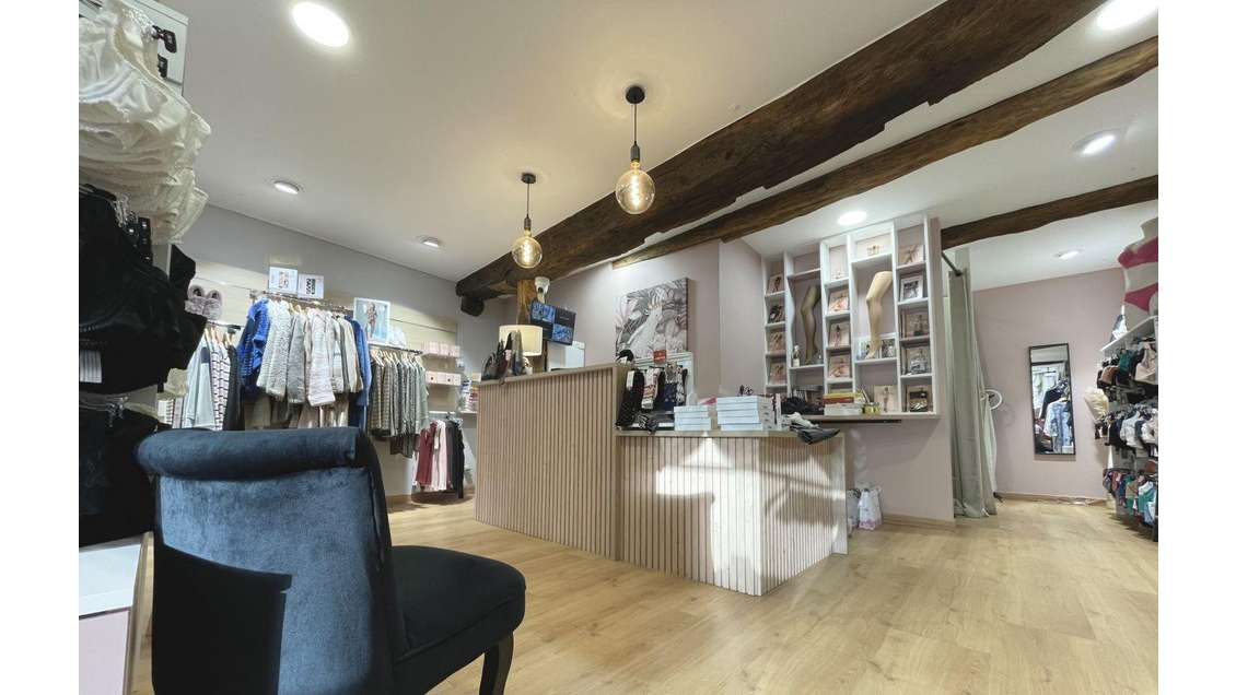 Vente local commercial 74m² au cœur de Guingamp