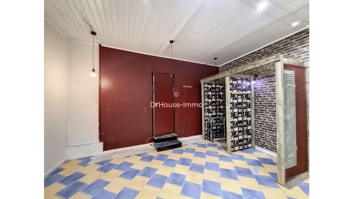 Vente murs local tous commerces à Hautmont centre