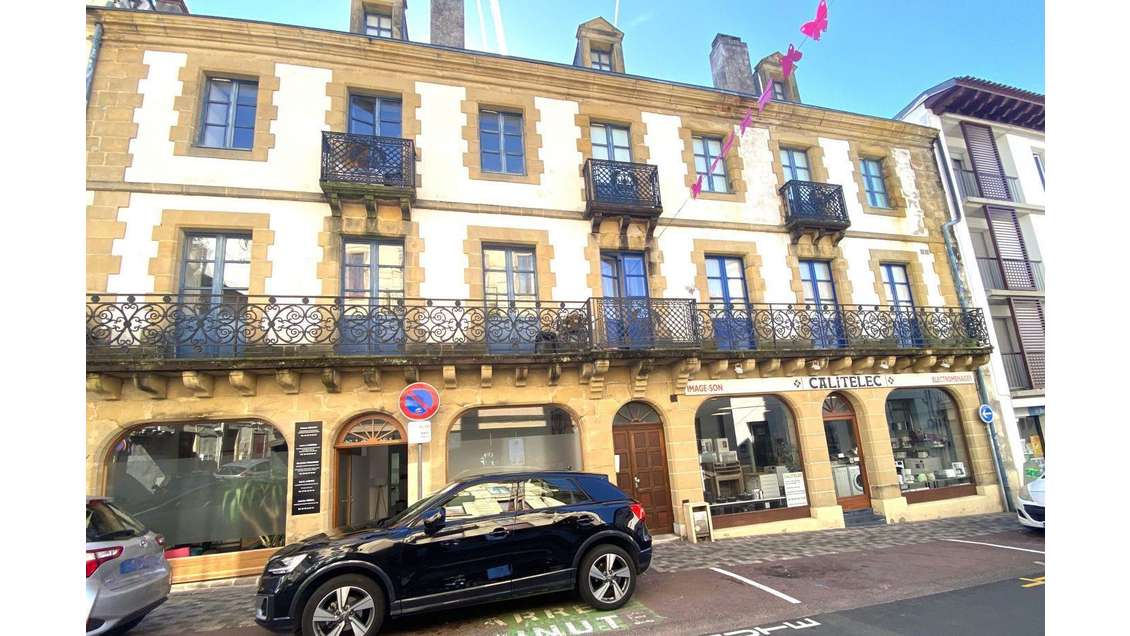 Cession droit au bail 100m² à Hendaye centre