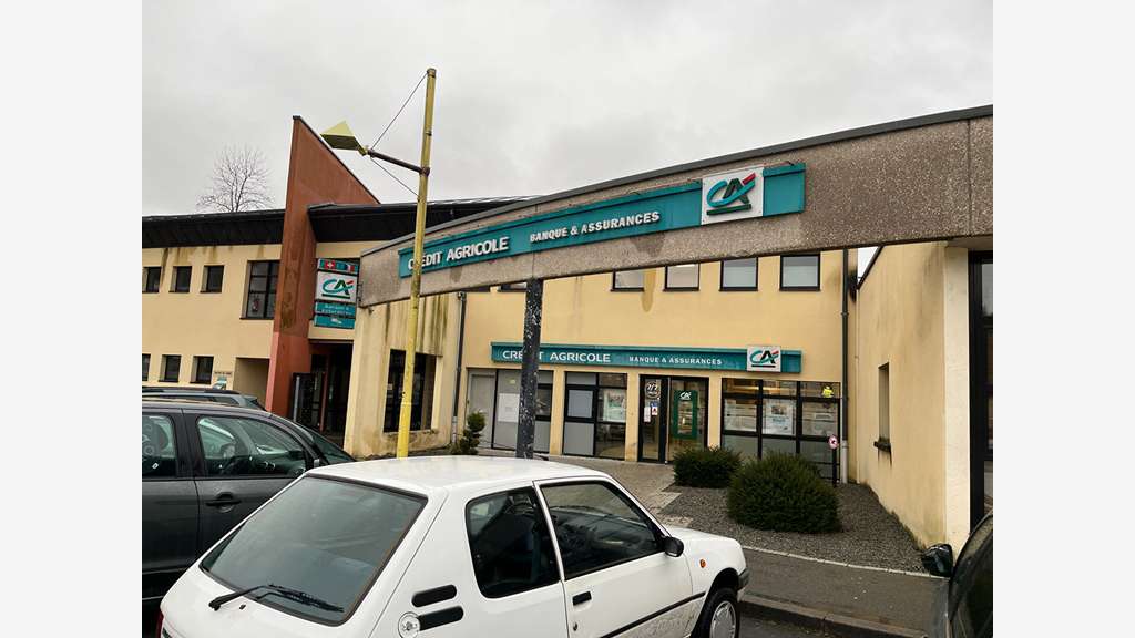 Mur local commercial emplacement N°1 HERIMONCOURT