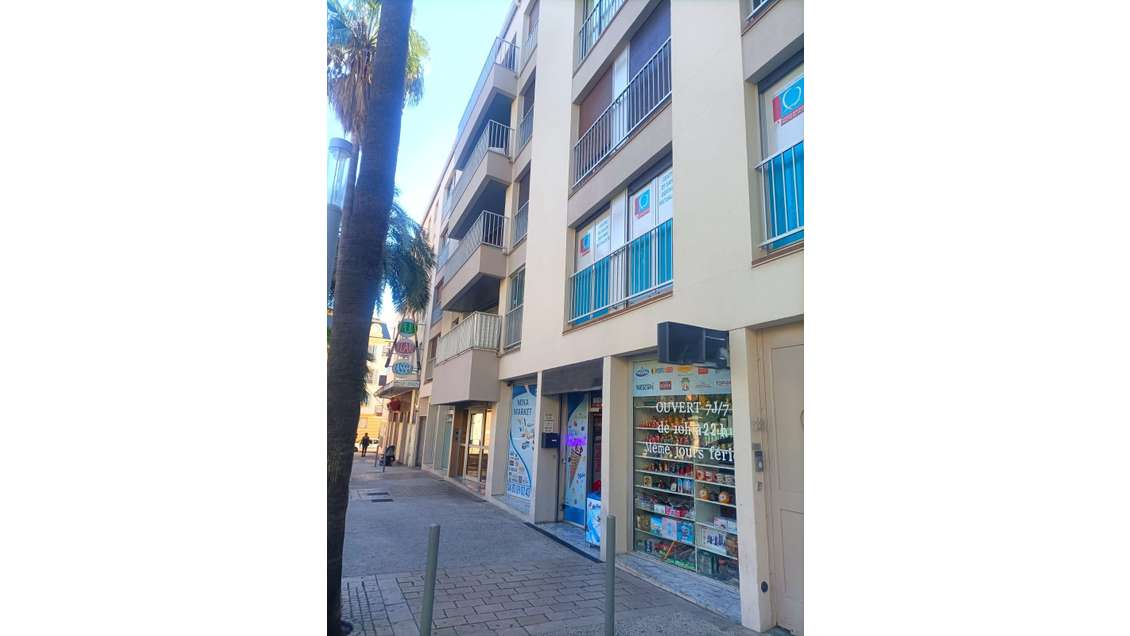 Vente murs commerciaux 85m² à Hyères centre