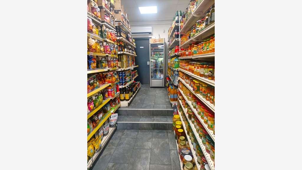 Vente murs commerciaux 85m² à Hyères centre