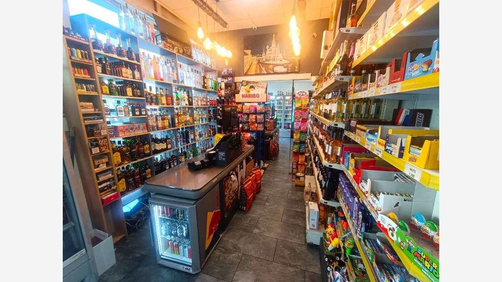 Vente murs commerciaux 85m² à Hyères centre