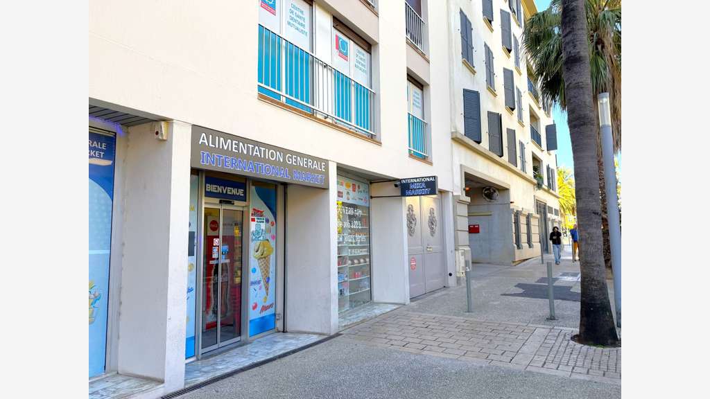 Vente murs commerciaux 85m² à Hyères centre