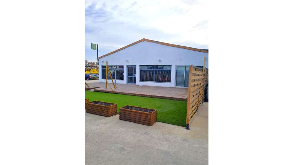 AV local cial 235m² + terrasse + extérieur Hyères