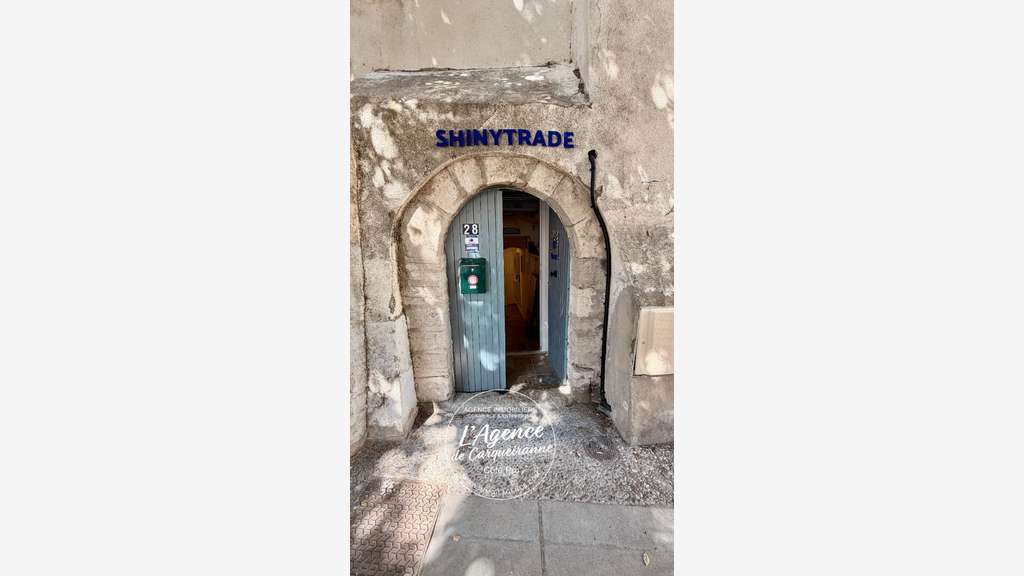 A VENDRE MURS COMMERCIAUX VIDE 24,94 M2 EN