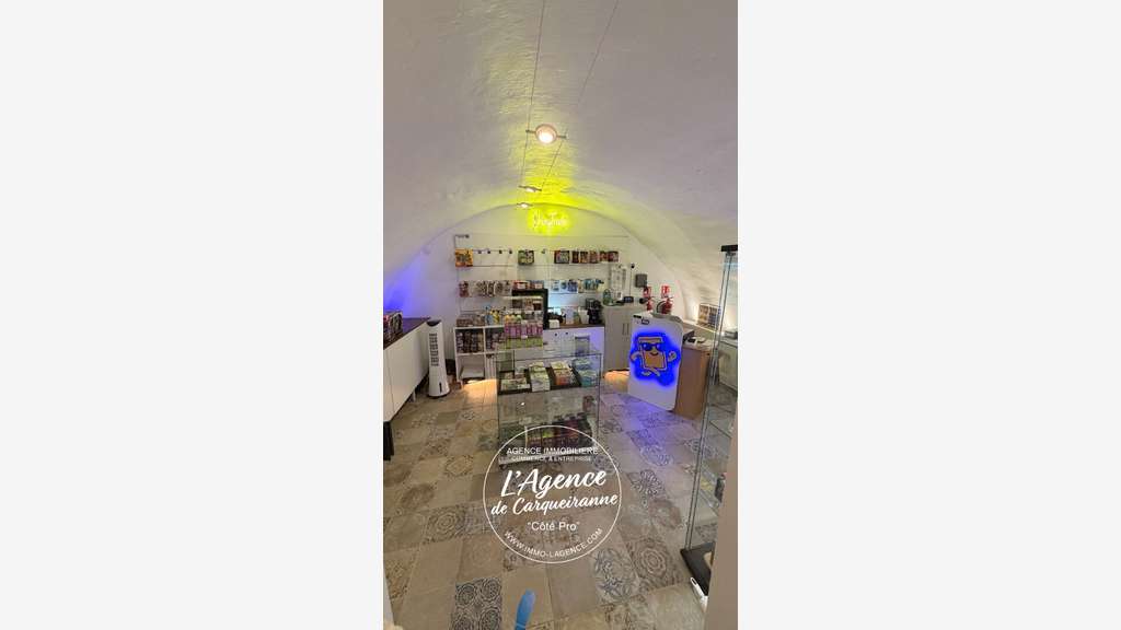 A VENDRE MURS COMMERCIAUX VIDE 24,94 M2 EN