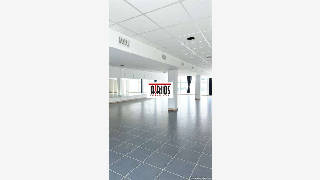 Vente local commercial de 430m² à Hyères centre