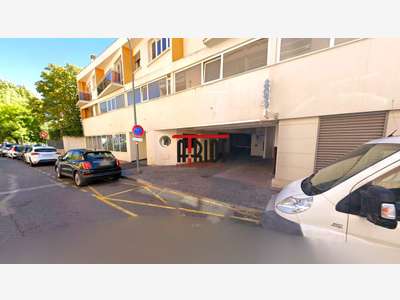 Vente local commercial de 430m² à Hyères centre